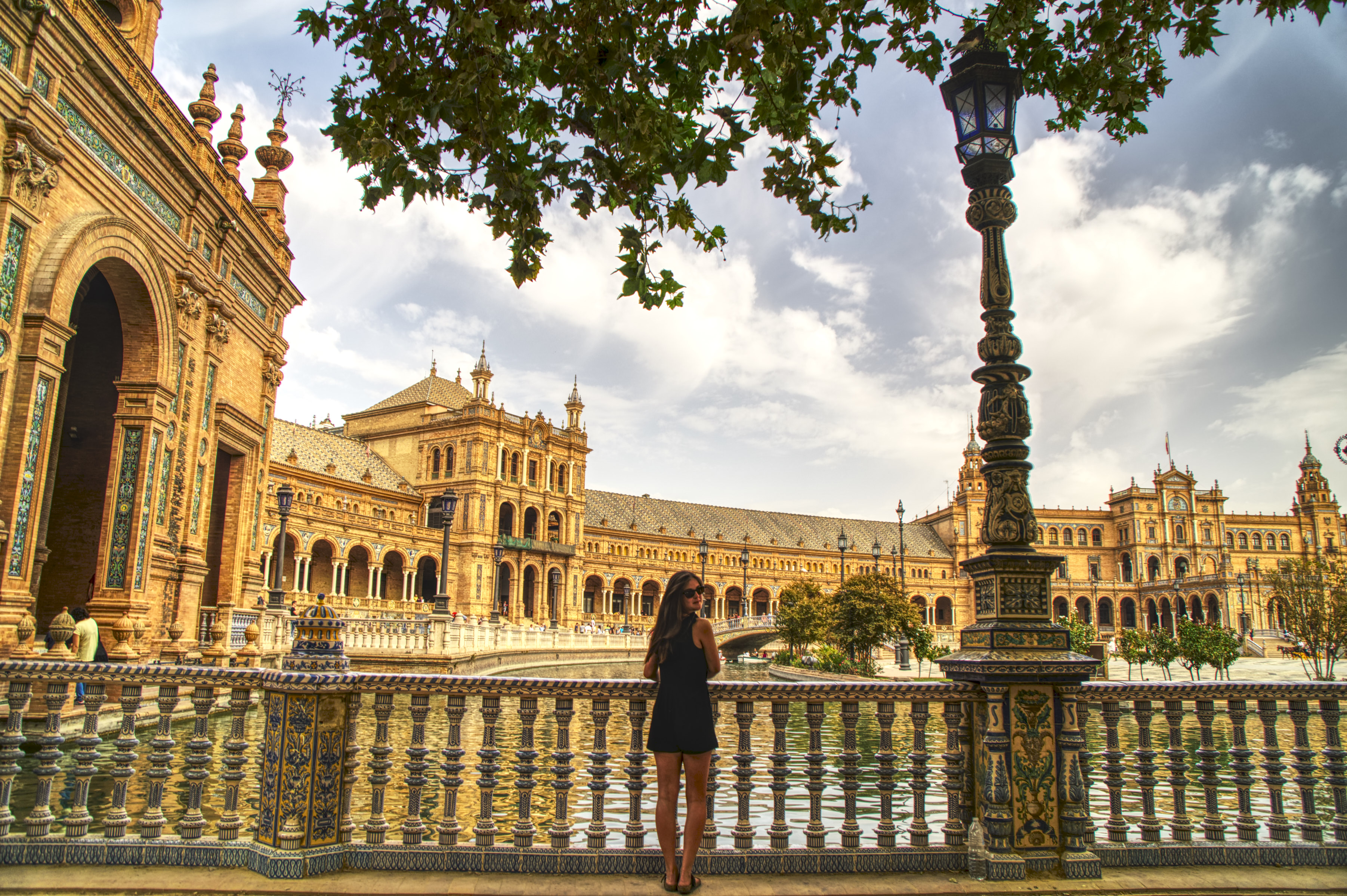 Laura at Plaza de España